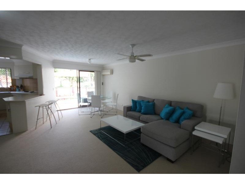 22 Woodroffe Avenue, Main Beach QLD 4217