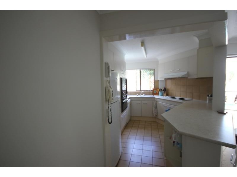 22 Woodroffe Avenue, Main Beach QLD 4217