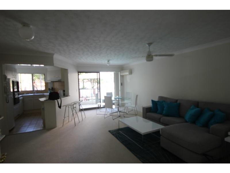 22 Woodroffe Avenue, Main Beach QLD 4217