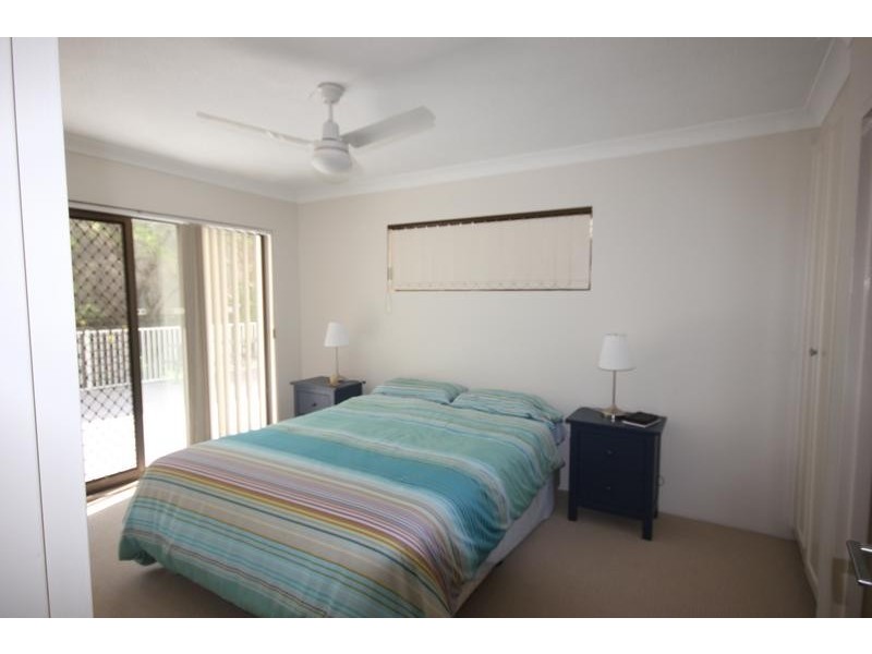 22 Woodroffe Avenue, Main Beach QLD 4217