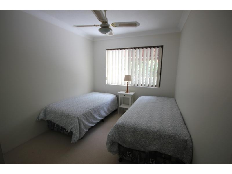 22 Woodroffe Avenue, Main Beach QLD 4217