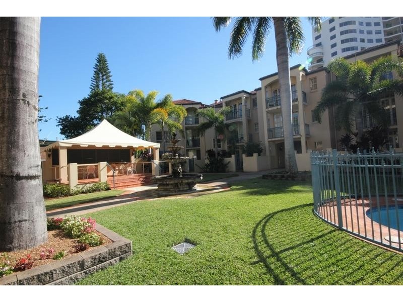 38 Woodroffe Avenue, Main Beach QLD 4217