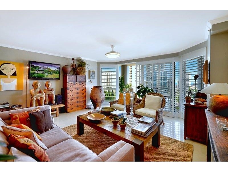 11 Hughes Avenue, Main Beach QLD 4217