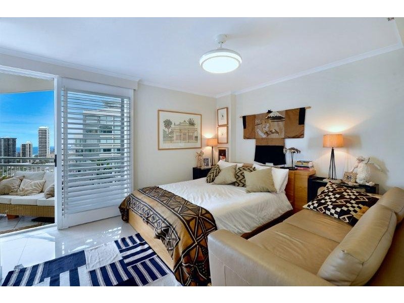 11 Hughes Avenue, Main Beach QLD 4217