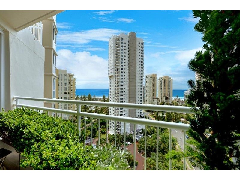 11 Hughes Avenue, Main Beach QLD 4217