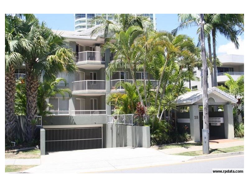 28 CRONIN AVENUE, Main Beach QLD 4217