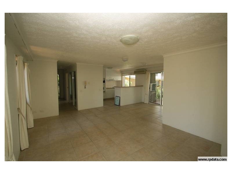 28 CRONIN AVENUE, Main Beach QLD 4217