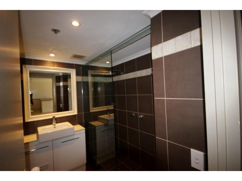 2 Admiralty Drive, Surfers Paradise QLD 4217