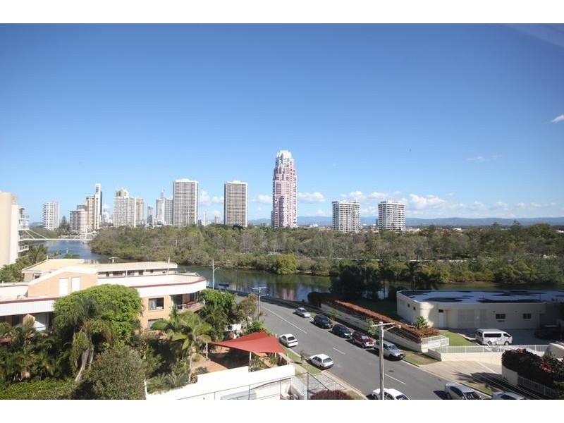 15 Pacific, Main Beach QLD 4217