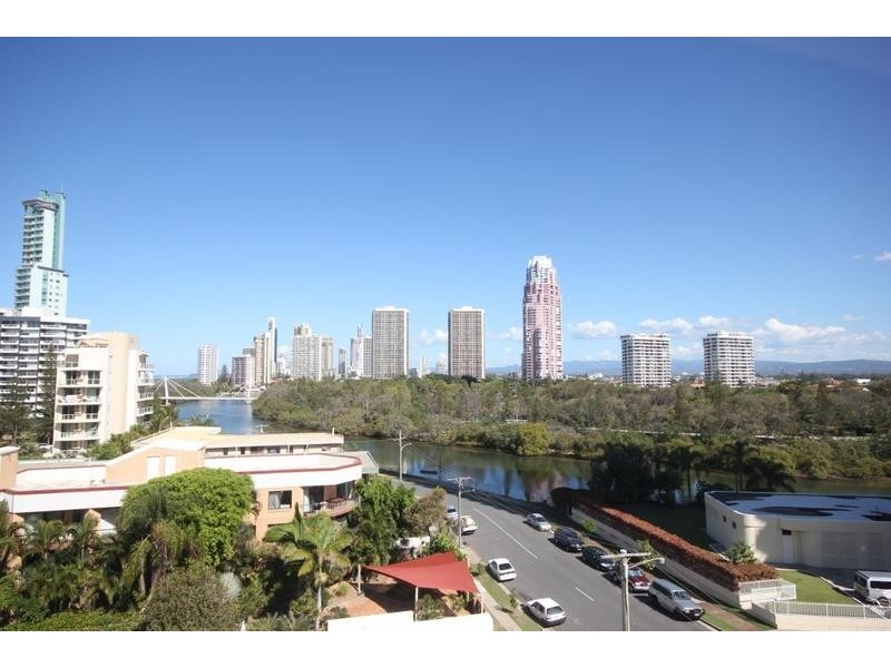 15 Pacific, Main Beach QLD 4217