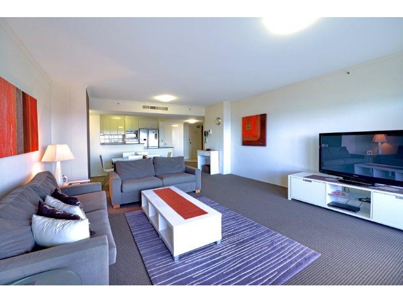 1 Hughes Avenue, Main Beach QLD 4217