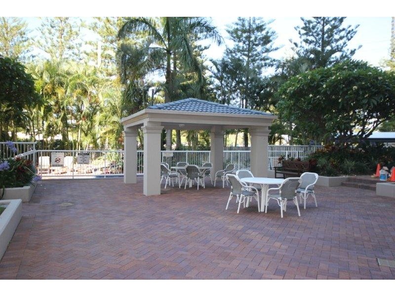 1 Hughes Avenue, Main Beach QLD 4217