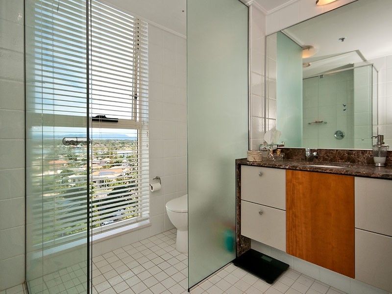 1 LENNIE AVENUE, Main Beach QLD 4217