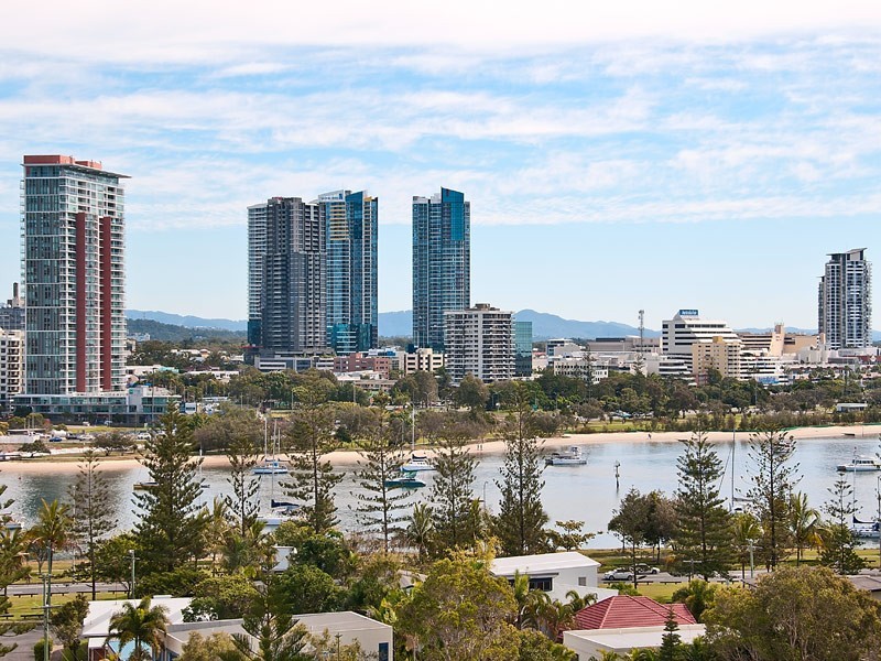 1 LENNIE AVENUE, Main Beach QLD 4217