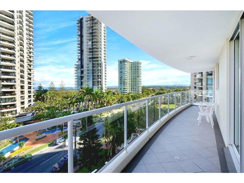 15 BREAKER STREET, Main Beach QLD 4217