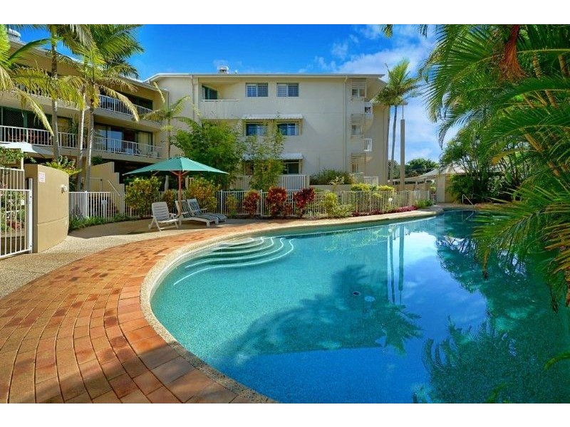 13 Montgomery Avenue, Main Beach QLD 4217