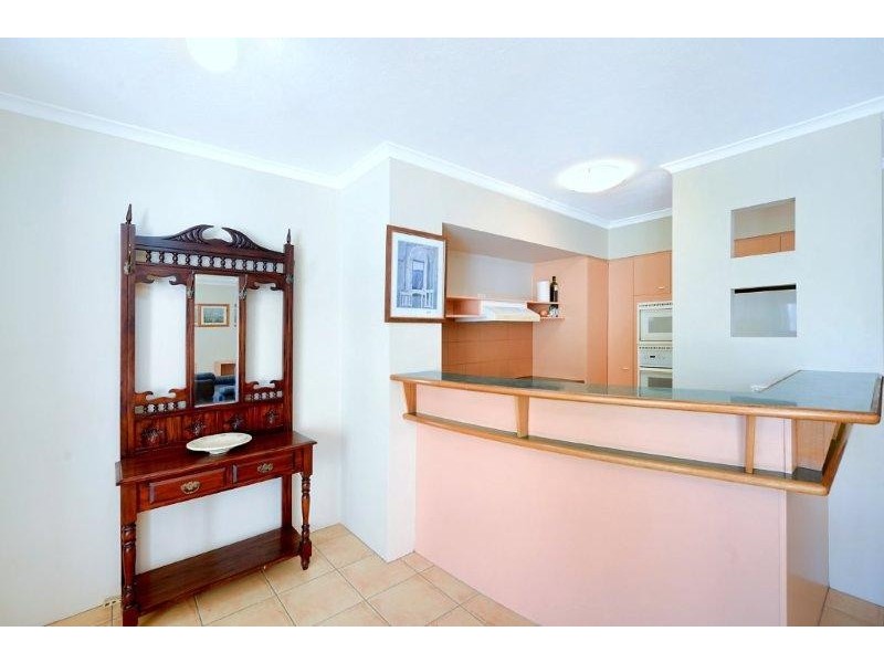 13 Montgomery Avenue, Main Beach QLD 4217
