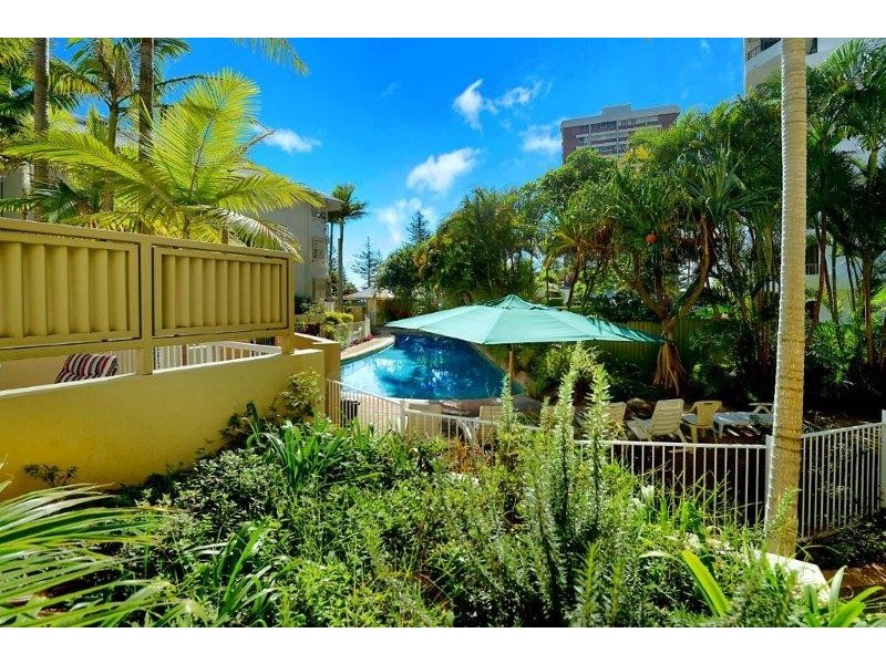 13 Montgomery Avenue, Main Beach QLD 4217