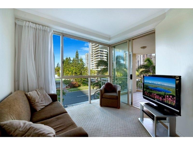 46 PACIFIC STREET, Main Beach QLD 4217