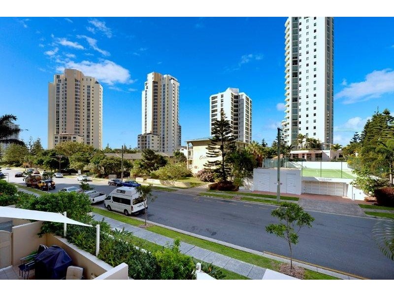 46 PACIFIC STREET, Main Beach QLD 4217