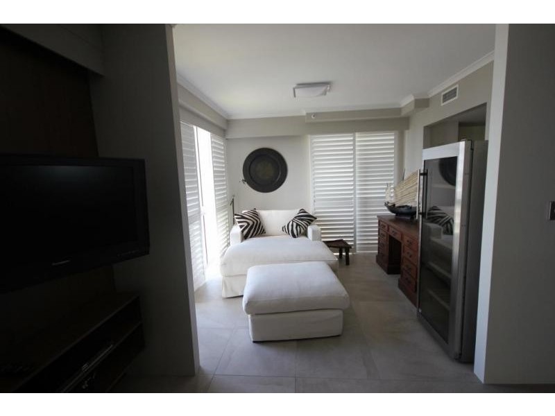 59 Pacific Street, Main Beach QLD 4217