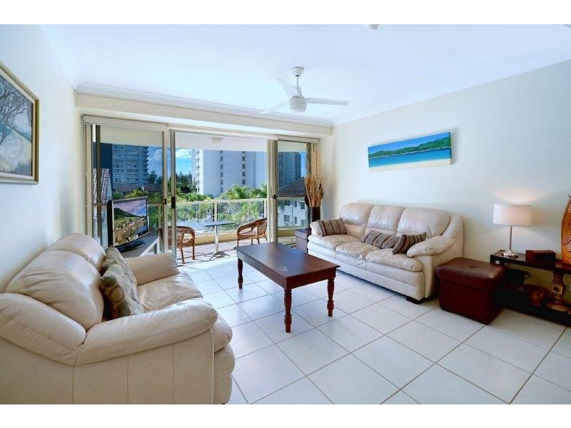 5 CRONIN AVENUE, Main Beach QLD 4217