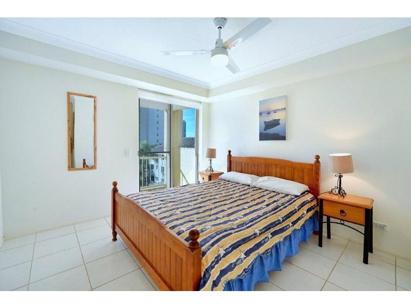 5 CRONIN AVENUE, Main Beach QLD 4217