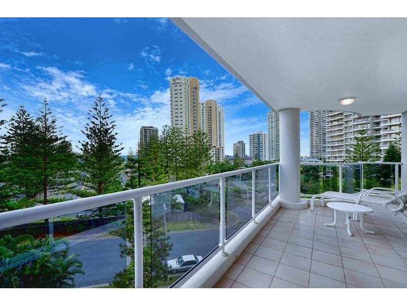 1 HUGHES AVENUE, Main Beach QLD 4217