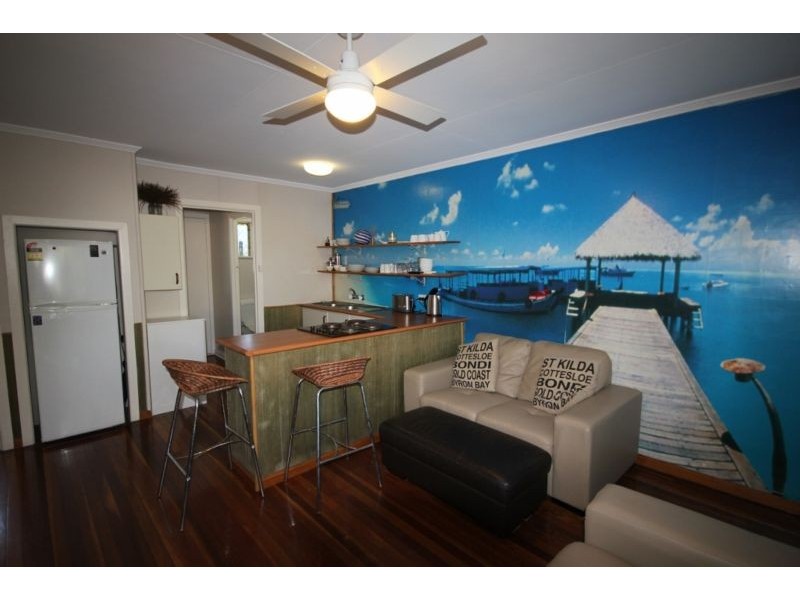 15 Cronin Avenue, Main Beach QLD 4217