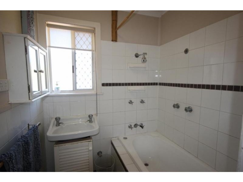 15 Cronin Avenue, Main Beach QLD 4217
