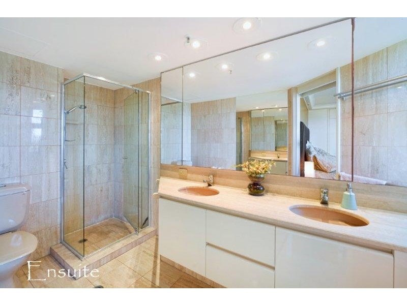 1 SERISIER AVENUE, Main Beach QLD 4217