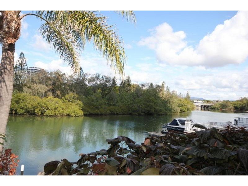 1 SERISIER AVENUE, Main Beach QLD 4217