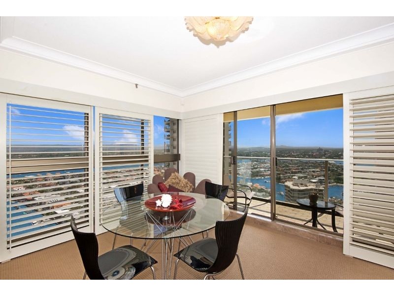 2 ADMIRALTY DRIVE, Paradise Waters QLD 4217