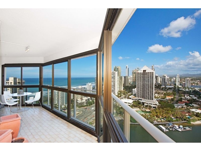 2 ADMIRALTY DRIVE, Paradise Waters QLD 4217