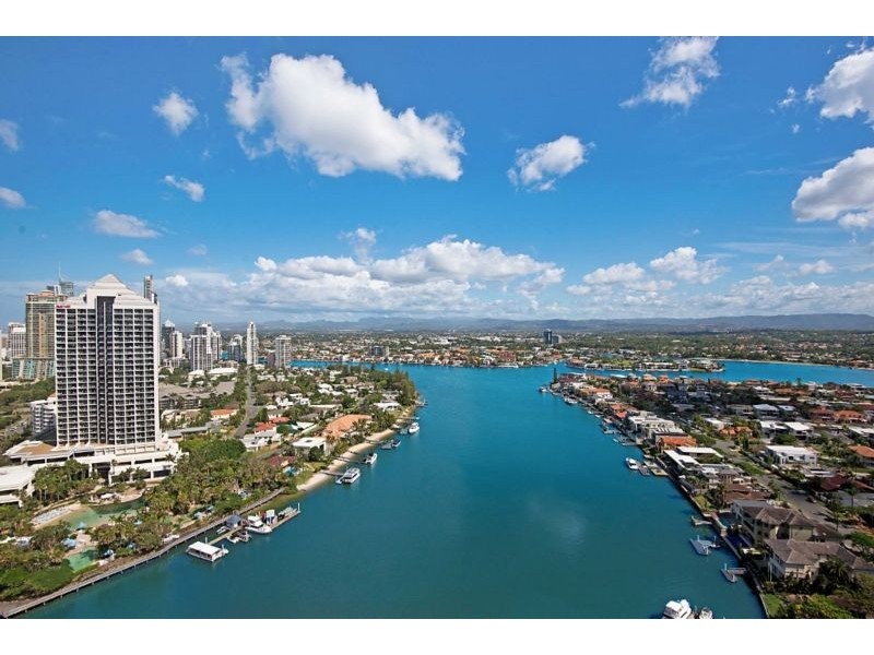 2 ADMIRALTY DRIVE, Paradise Waters QLD 4217