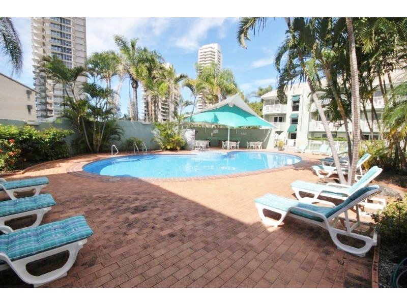 11 BREAKER STREET, Main Beach QLD 4217