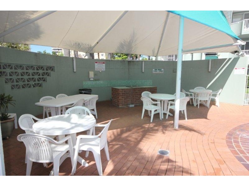 11 BREAKER STREET, Main Beach QLD 4217