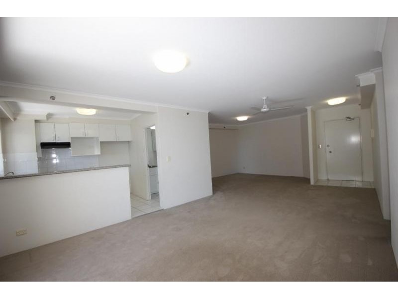 Meriton – Woodroffe Avenue, Main Beach QLD 4217