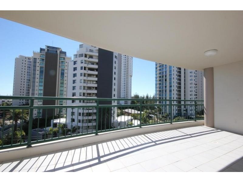 Meriton – Woodroffe Avenue, Main Beach QLD 4217