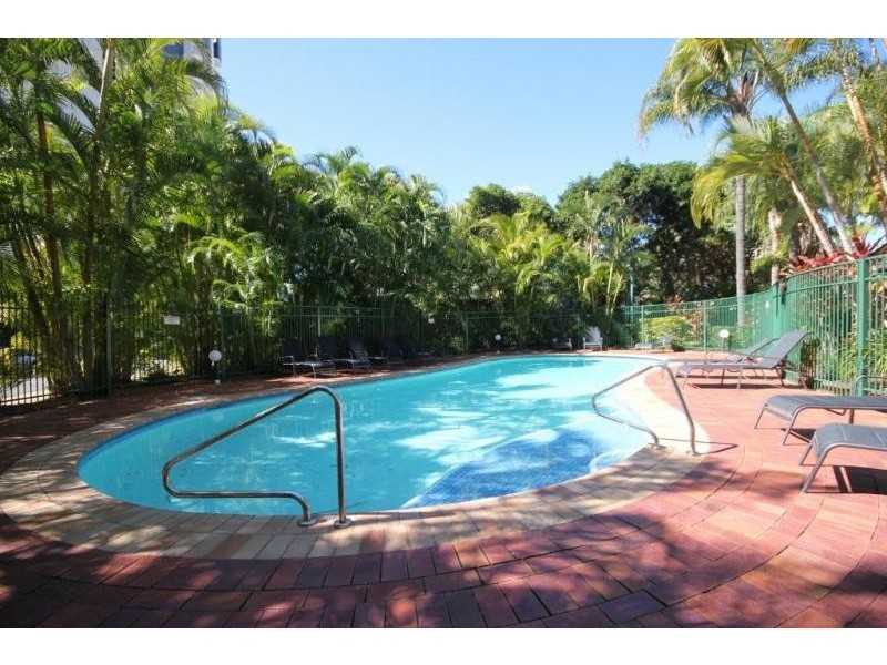 Meriton – Woodroffe Avenue, Main Beach QLD 4217