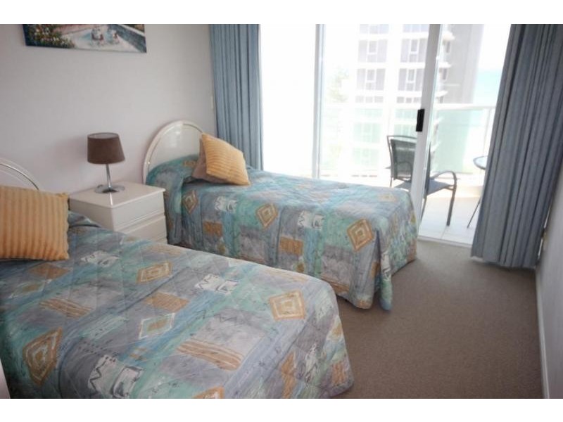 5 Woodroffe Avenue, Main Beach QLD 4217