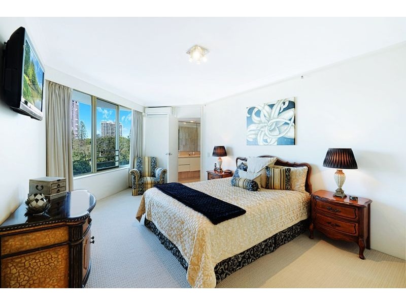 Contessa 1 Serisier Avenue, Main Beach QLD 4217