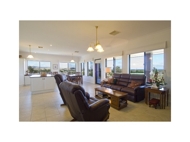 33 Mountain Ave, Normanville SA 5204