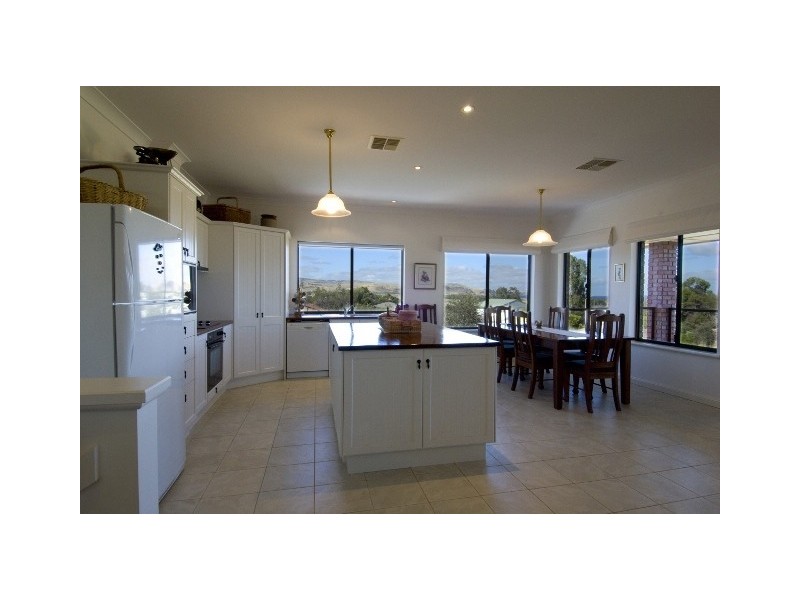 33 Mountain Ave, Normanville SA 5204