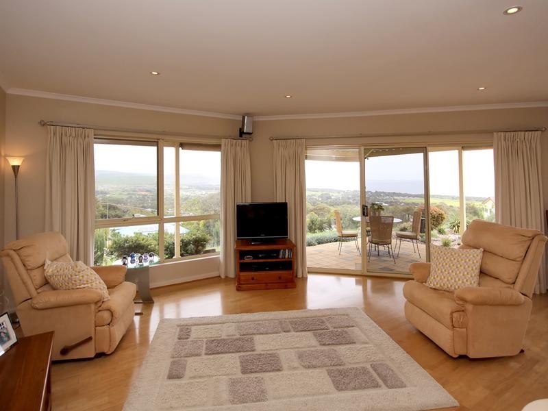10 Seaview Crescent, Normanville SA 5204