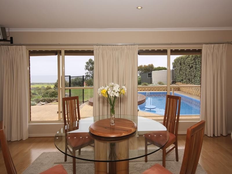 10 Seaview Crescent, Normanville SA 5204