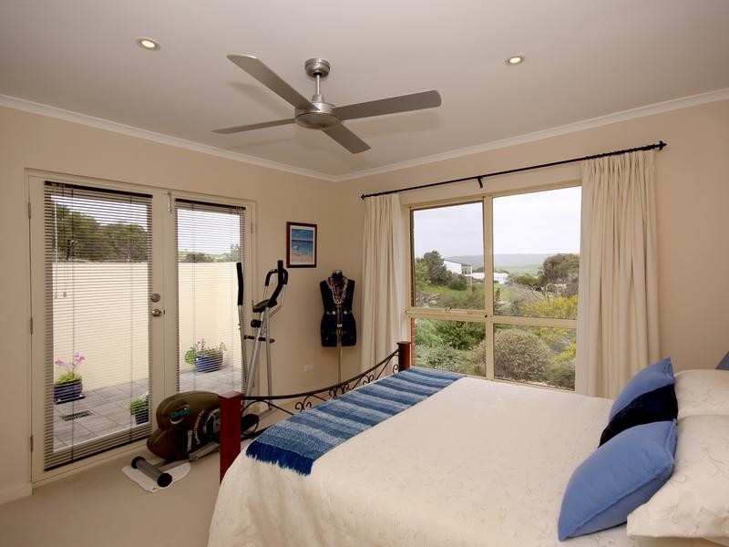 10 Seaview Crescent, Normanville SA 5204