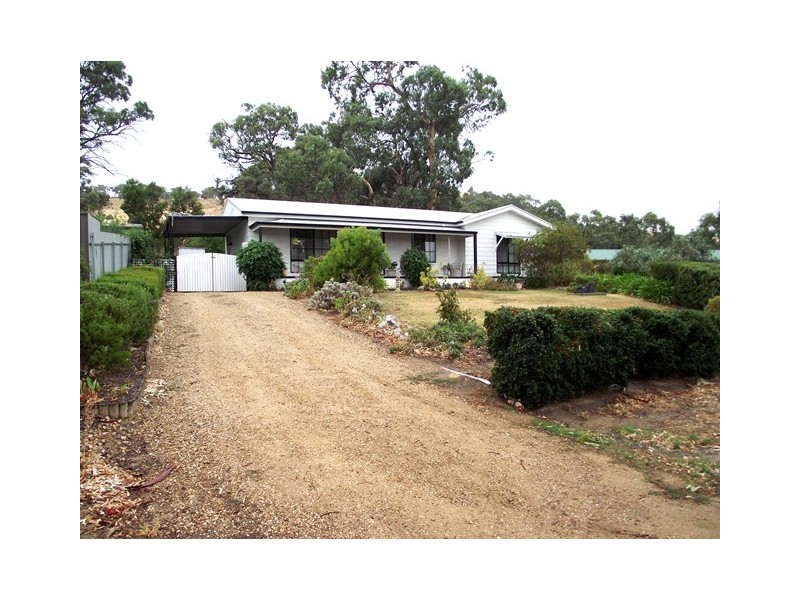 15 Barton Street, Yankalilla SA 5203