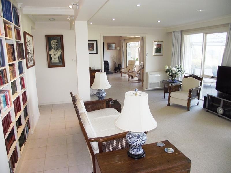 11 Hewett Cl, Normanville SA 5204