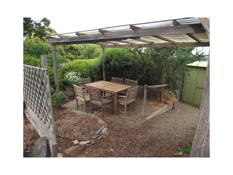 8 Taronga Cres, Carrickalinga SA 5204